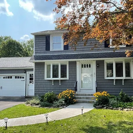 Rochester House With Fire Pit, Grill And Patio!